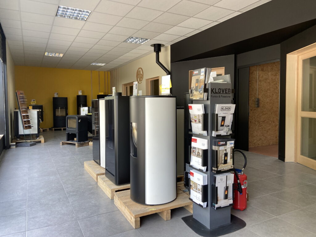 Magasin Sol7 showroom - poeles bois et granulés privas